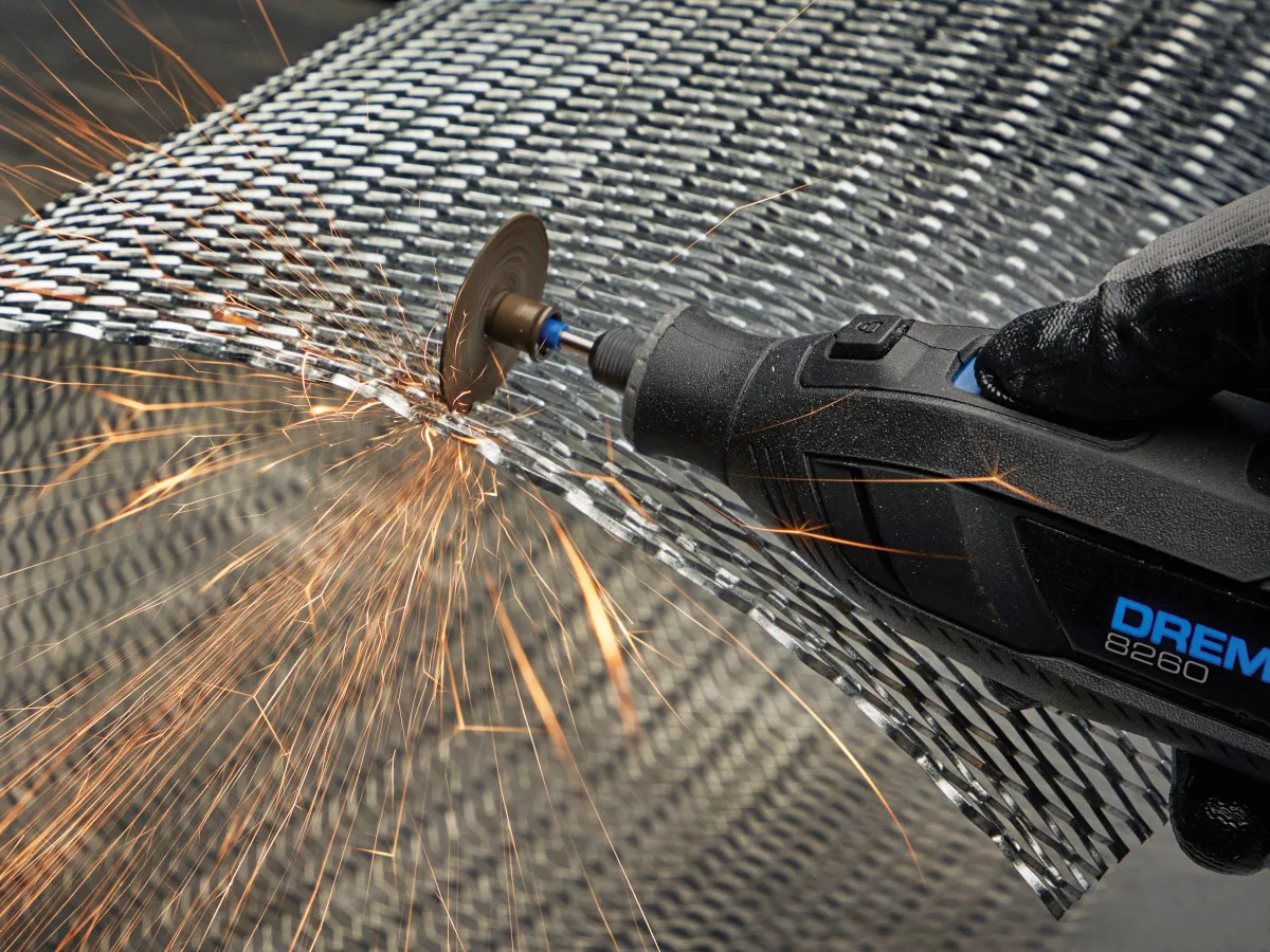 Outil multifonctions sans-fil Dremel 8260 + 5 accessoires